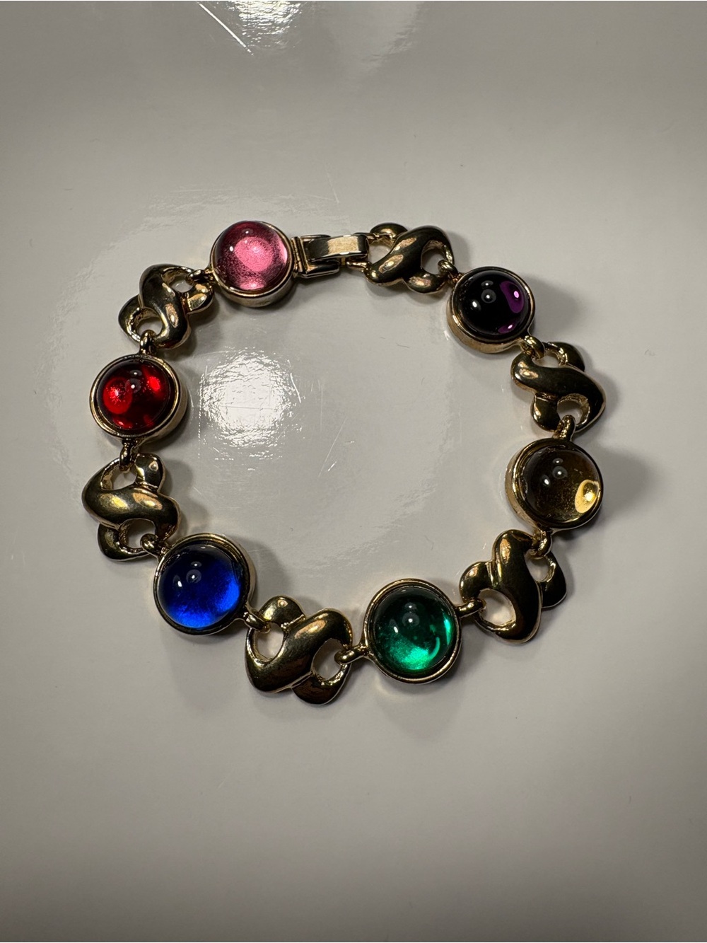 Vintage Jewel Tone Gripoix Cabochon Gold Tone Loop Chainlink Bracelet Mogul Gems